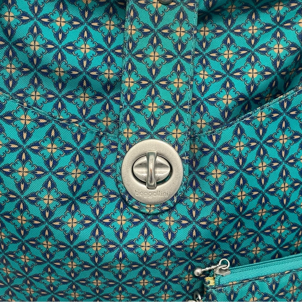 Baggallini Large Teal Geometric Pattern Crossbody Shoulder Bag & Wristlet - EC - Picture 12 of 14
